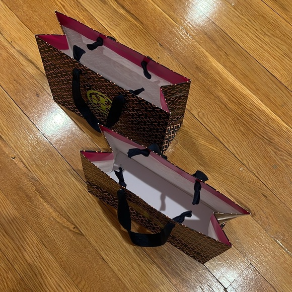 Two (2) Tory Burch shopping bags - Picture 2 of 3
